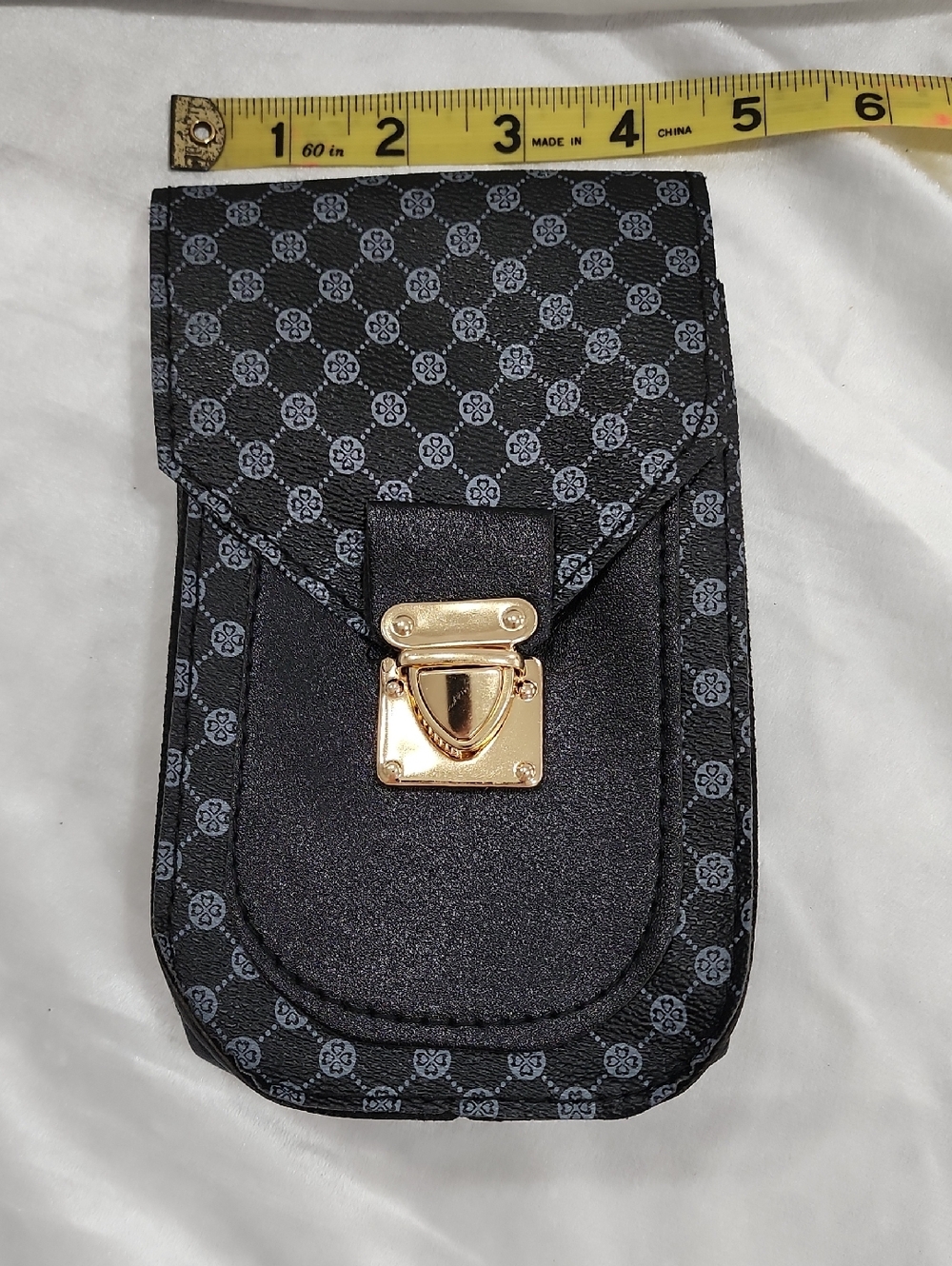 Unbranded Faux Leather Cell Phone Holder. Black W/ Gray Design